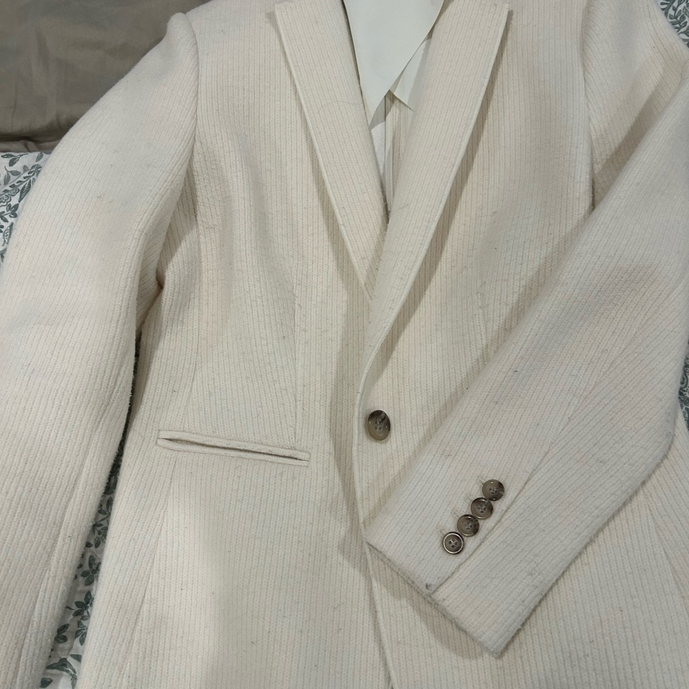 Women’s Cream Textured Single-Breasted Blazer